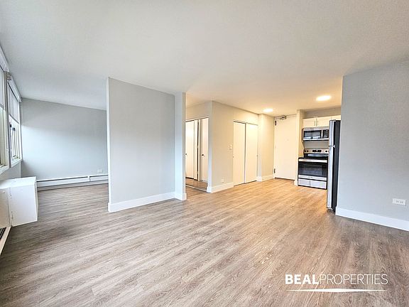 4th image of 1344 N Dearborn Pkwy #18H