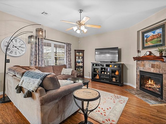 5th image of 16 Caxton Ln