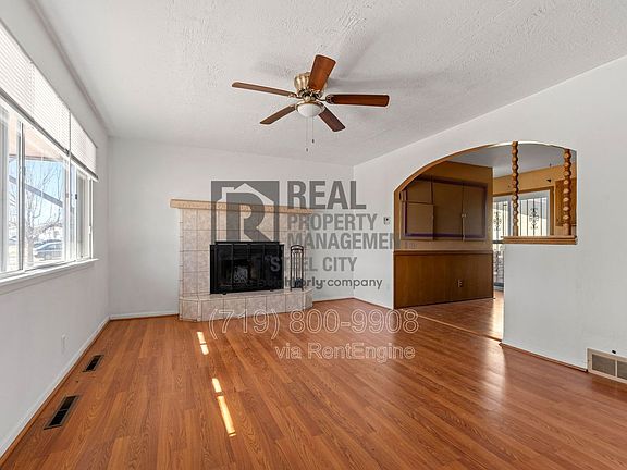 4th image of 3211 Fairfield Ln