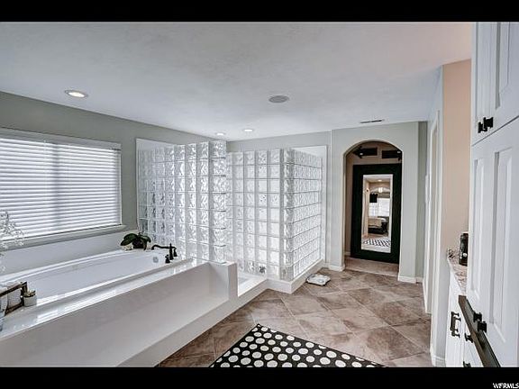 4th image of 4978 N Shadow Wood Dr