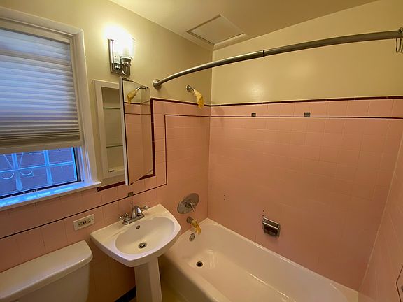 5th image of 1425 N Fairfax Ave #1/4