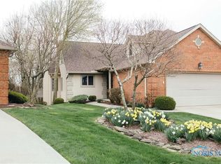 1330 Heatherdowns Dr, Defiance, OH 43512