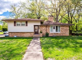 201 Edgewood Dr, East Peoria, IL 61611