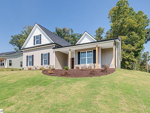2nd image of 4 Marion Meadow Ln