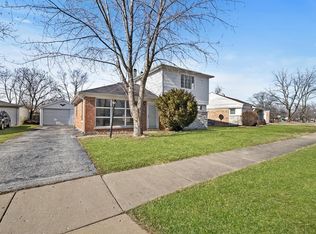 226 S Orchard Dr, Park Forest, IL 60466