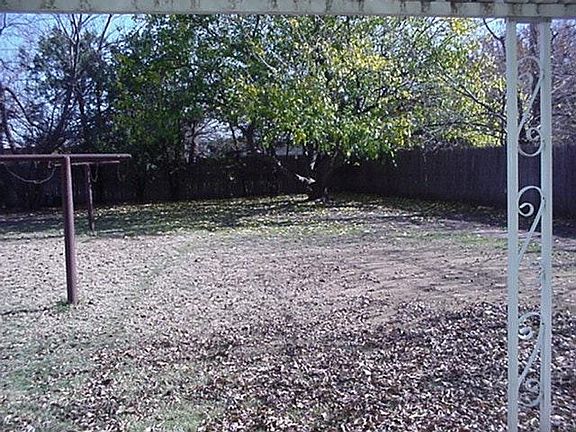 3rd image of 1523 N Crawford Ave