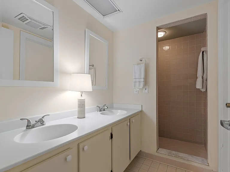 2835 Polo Island Dr #H202 — Photo 27