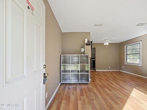 5th image of 3527 OLEANDER Street