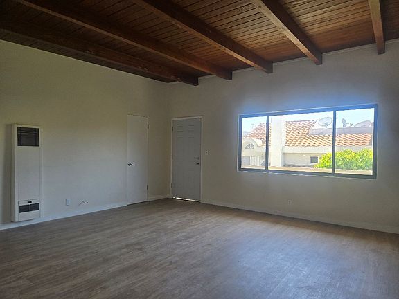 5th image of 1338 N Columbus Ave APT C
