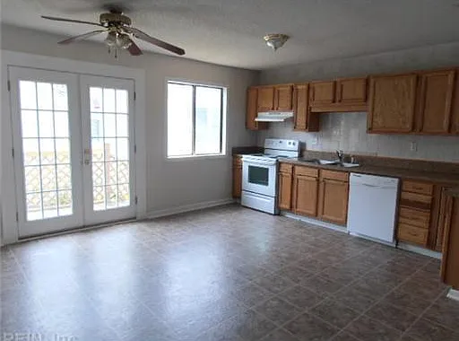 3640 Robin Hood - 1 — Photo 4