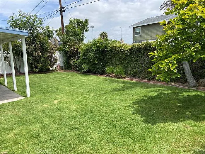 17628 Kornblum Ave — Photo 10