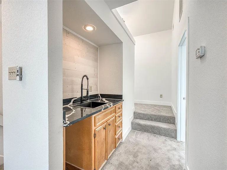 901 Cheyenne #C — Photo 9