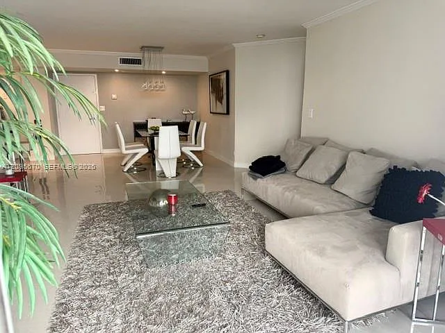 Mystic Pointe Condo No Tw — Photo 3