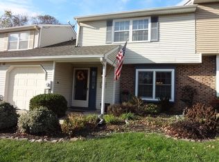 144 Stratton Ln, Mount Laurel, NJ 08054