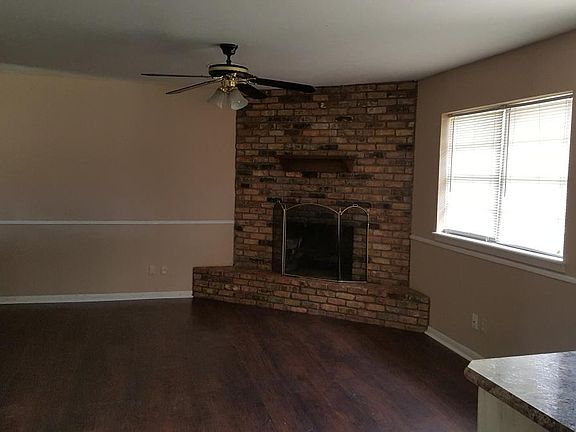 Den w/fireplace