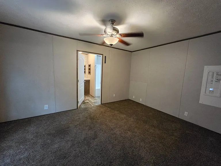 2320 E Macarthur Rd #P03 — Photo 8