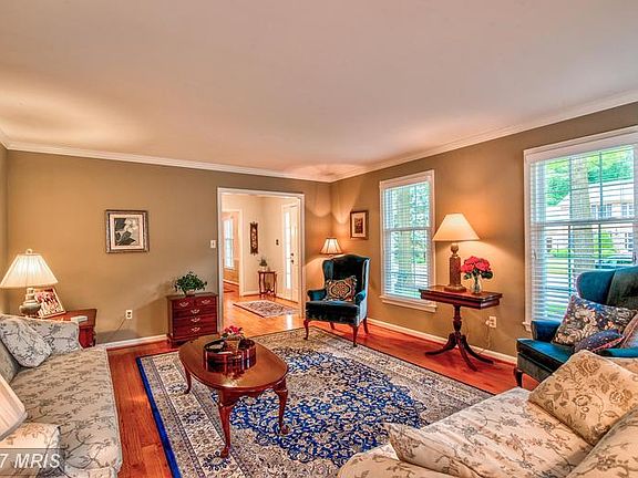 5th image of 9708 Ceralene Dr
