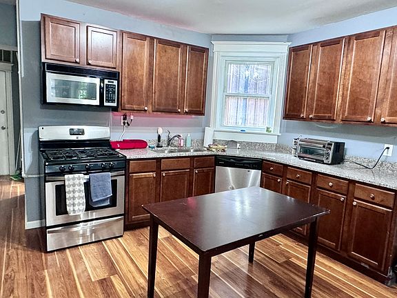 3rd image of 1441 N Washtenaw Ave #B