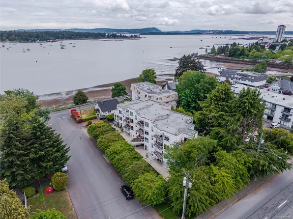 75 Bryden St #304, Nanaimo, BC V9S 1A4