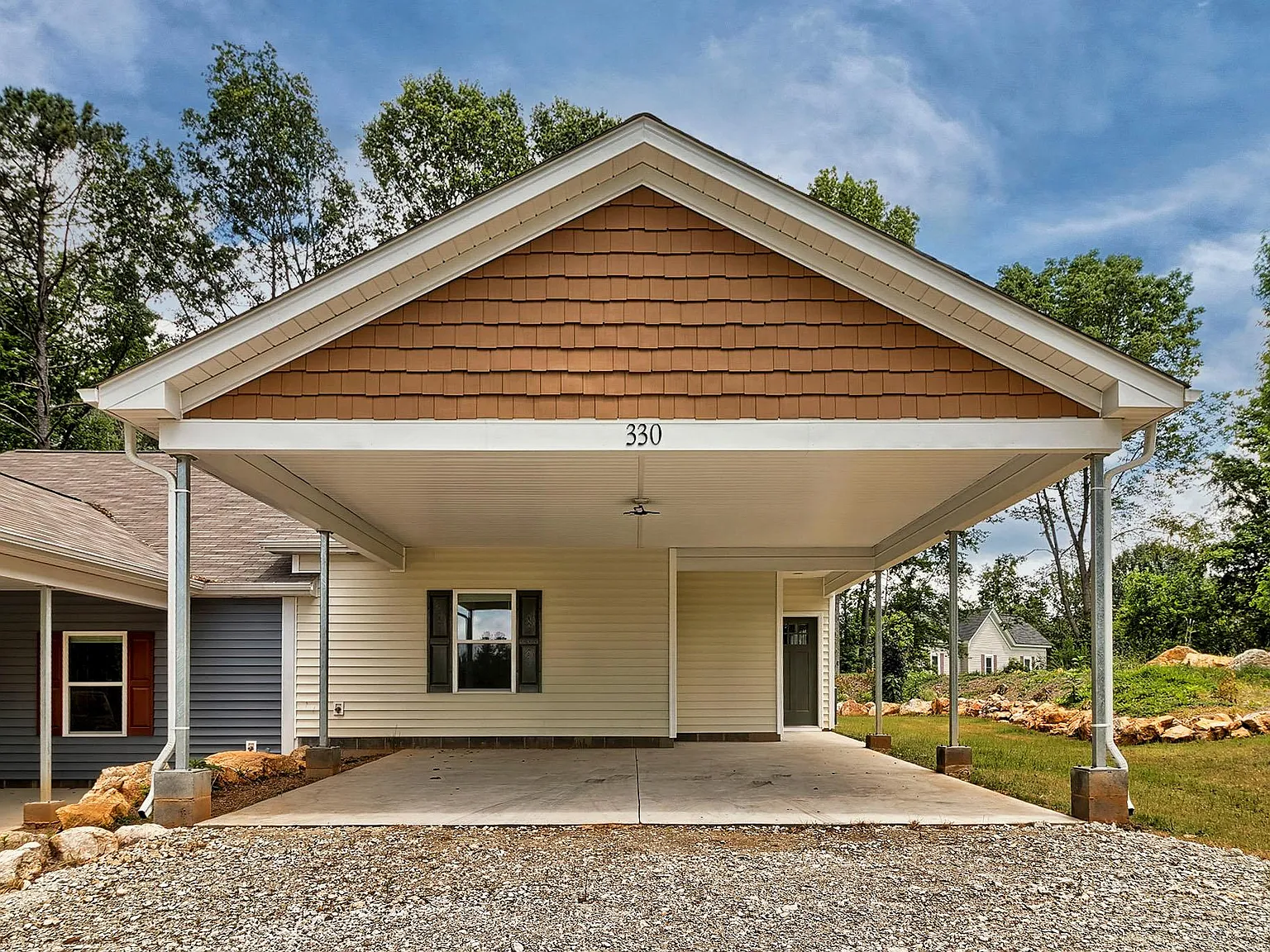 3 bed, 1280 sqft, $1,950 — Photo 1