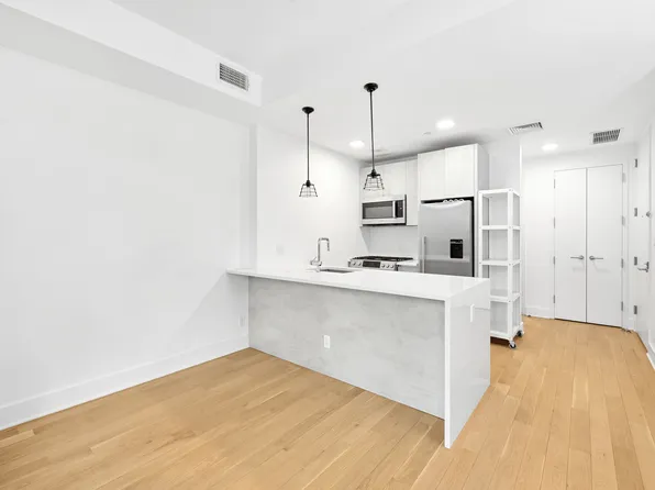 21-10 44th Drive image 6 of 15