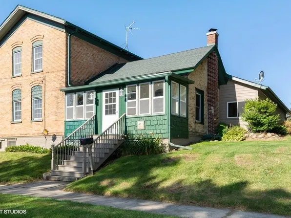 329 S School St, Mayville, WI 53050