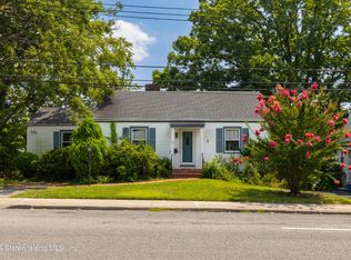 550 Drumgoole Rd E, Staten Island, NY 10312