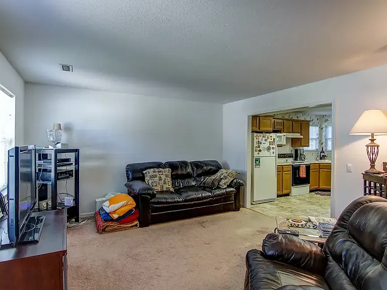Tiffany Lane Duplexes — Photo 11