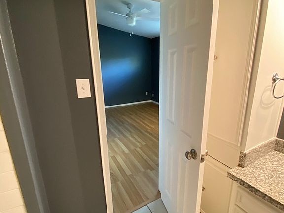 4th image of 2021 Bluebonnet Ln Unit 201
