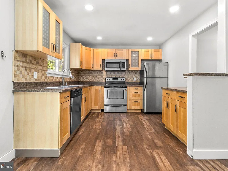 309 California Trl — Photo 6