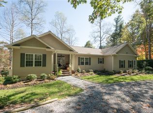 253 SW Hidden Cove Ln, Hendersonville, NC 28739