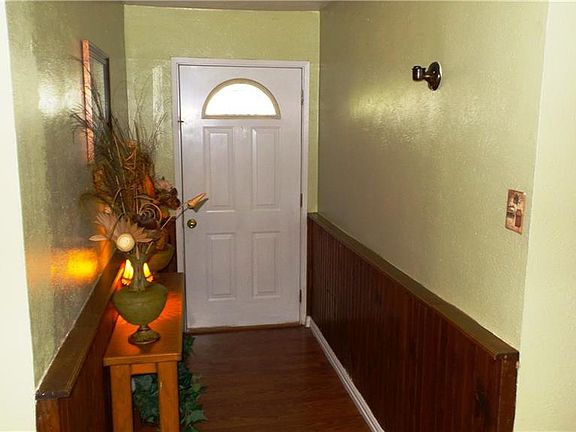 3rd image of 4833 Garvin Dr