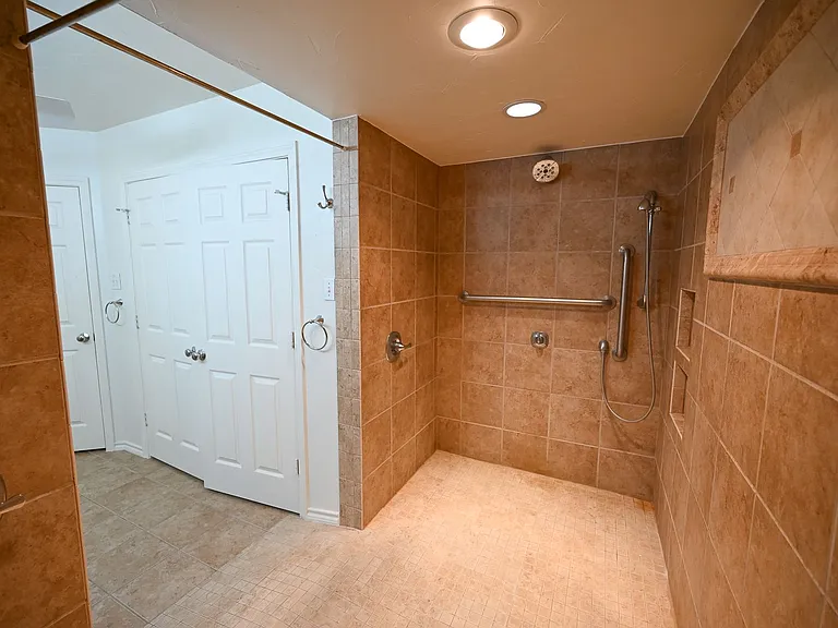 2951 N Trinity St — Photo 7