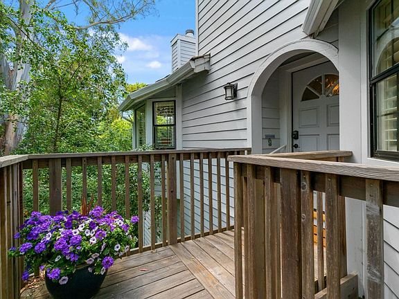 5th image of 137 Southampton Ln #A