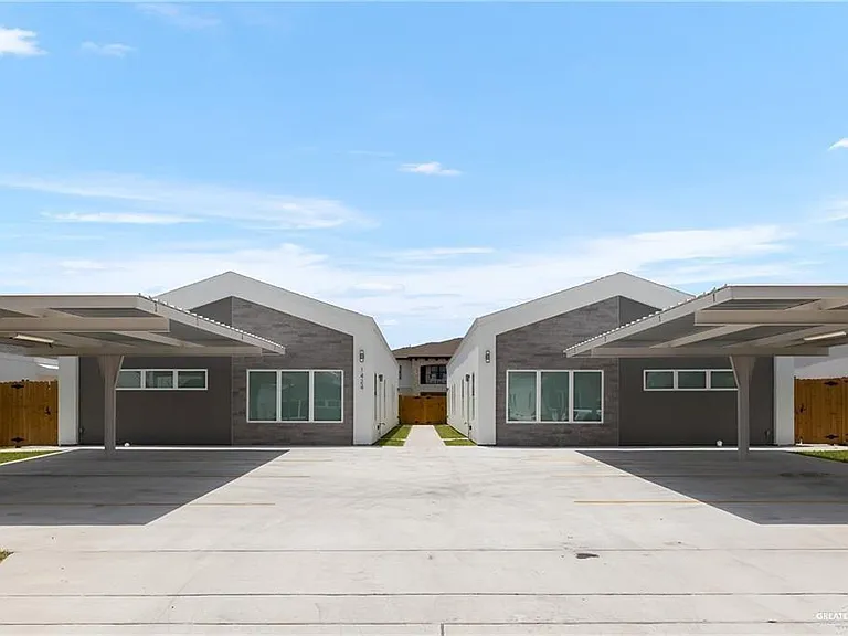 1424 E Hibiscus Ave #1 — Photo 1