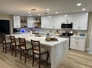 423 Lake August Dr, Lake Placid, FL 33852