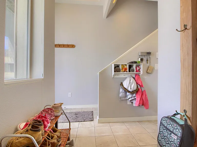 3045 Geneva St — Photo 26