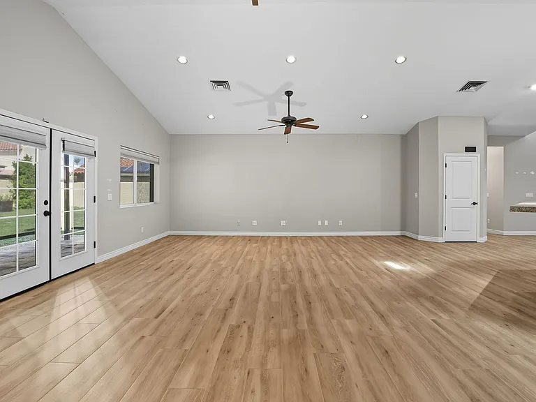 6326 N 14th Pl — Photo 18