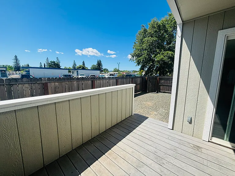 Live Oak Dr — Photo 9