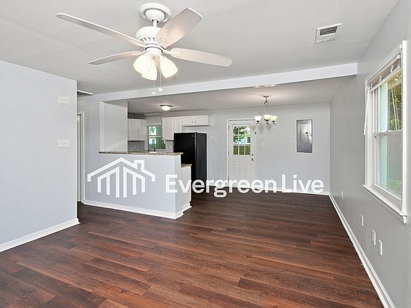 2nd image of 1903 Andrews Blvd