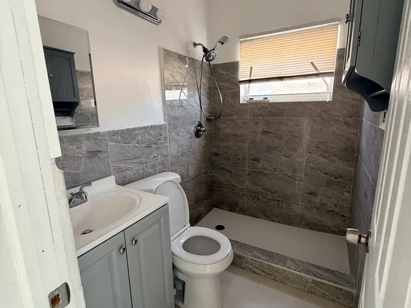 61 W 20th St, Hialeah, FL 33010