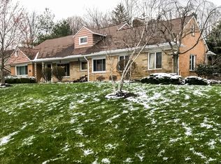 26201 Annesley Rd, Beachwood, OH 44122