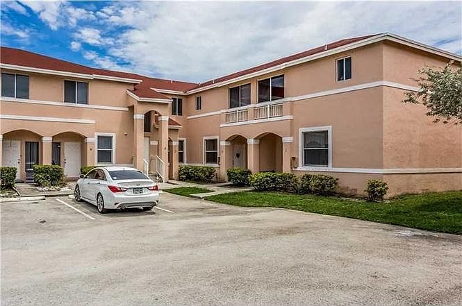 1st image of 21255 NE 8th Pl APT 8