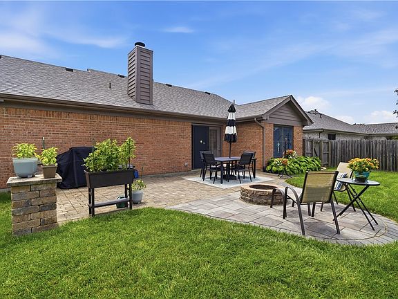 4th image of 1026 Crede Way