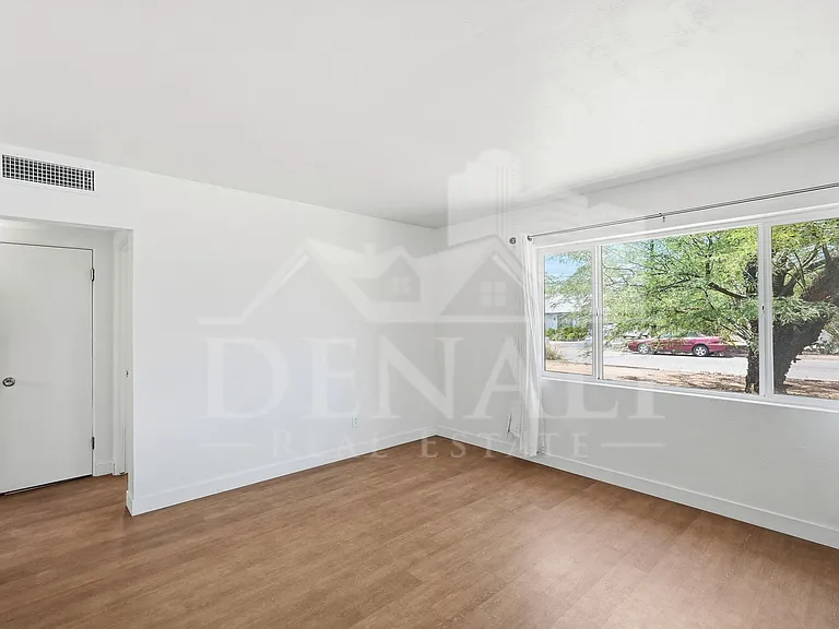 4026 E Alhambra Pl — Photo 12