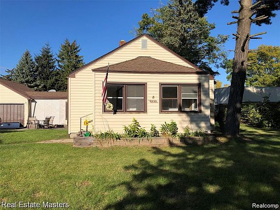 2nd image of 4480 Pine Grove Ave