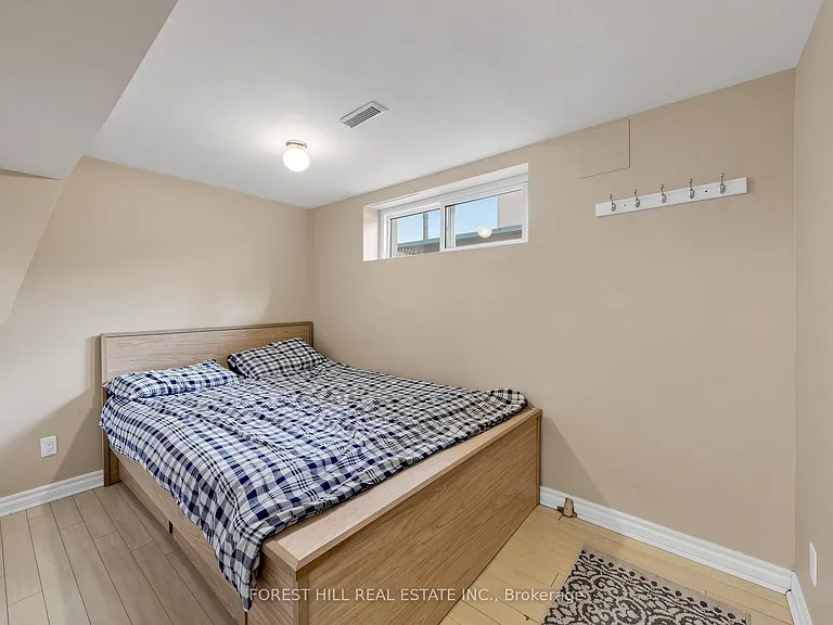 32 Wycliffe Cres — Photo 40