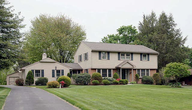 1956 Pine Dr photo 1