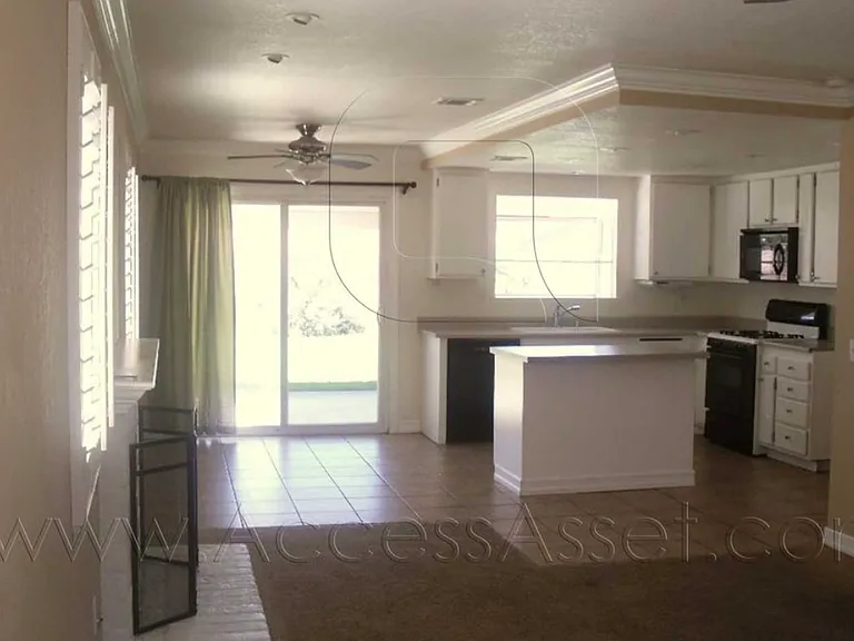 1235 N Lincoln St — Photo 9