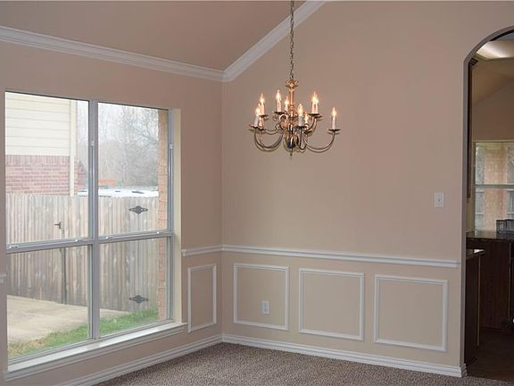 4th image of 1272 Carriage Creek Dr